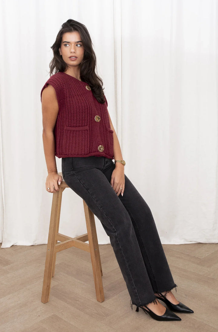 Alba | Chic Sleeveless Vest