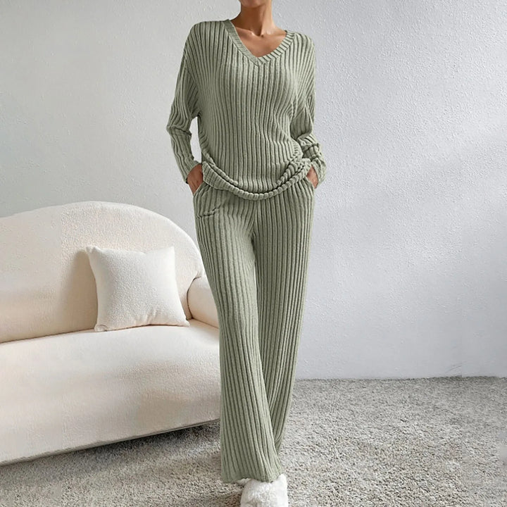 Elli | Elegant Knitted Two-Piece Women's Set