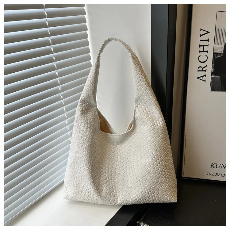 Betsy | Shoulder Bag with Woven Pattern